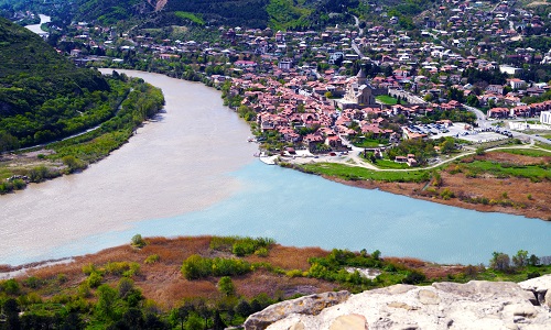 http://CoolGeorgia.com Вид на город Мцхета с горы, возле монастыря Джвари